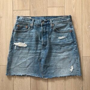 Levi’s Distressed Denim Mini Skirt in Light Blue Size 29